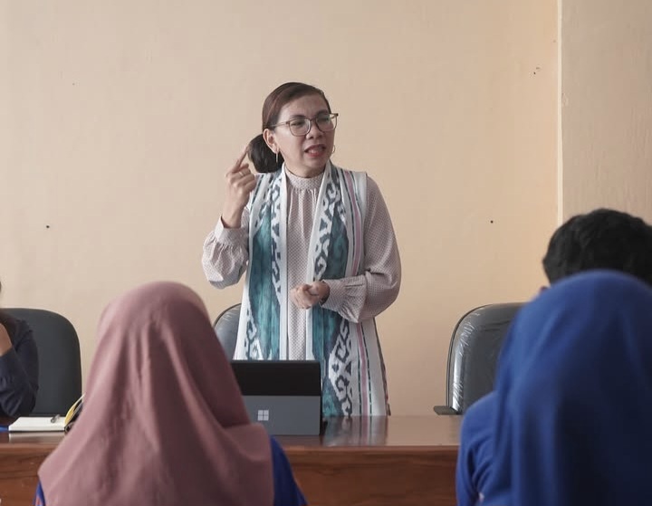 Kepala Dinas Ketenagakerjaan, Transmigrasi, Koperasi, dan UMKM Manggarai Barat, Theresia P. Asmon