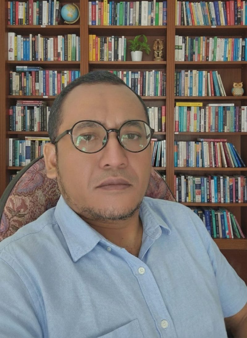 Max Jupir, Pengamat Kebijakan Publik